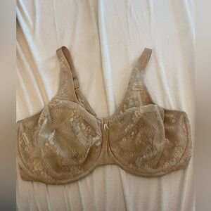 Wacoal minimizer bra.